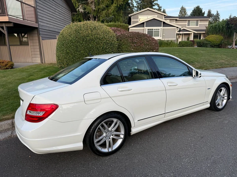 2012 Mercedes-Benz W204 C-Class - Image 2 of 24