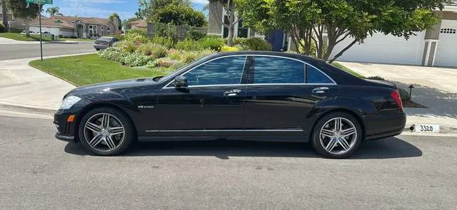 2012 Mercedes-Benz S63 AMG