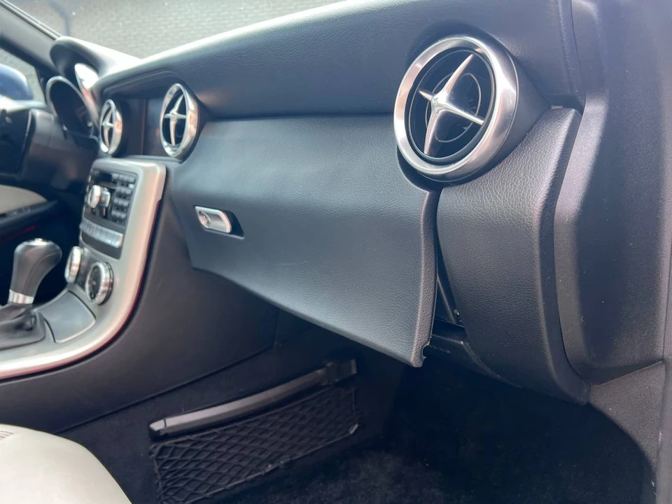 2012 Mercedes-Benz R172 SLC-Class - Image 17 of 18