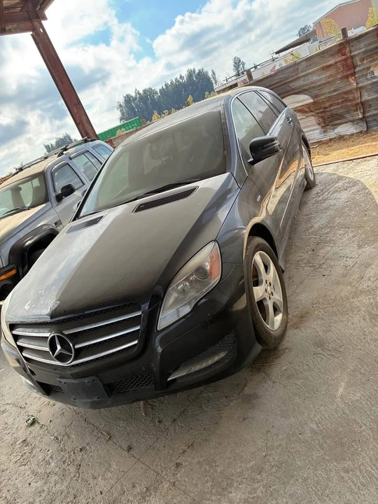 2012 Mercedes-Benz W251 R-Class - Image 2 of 8