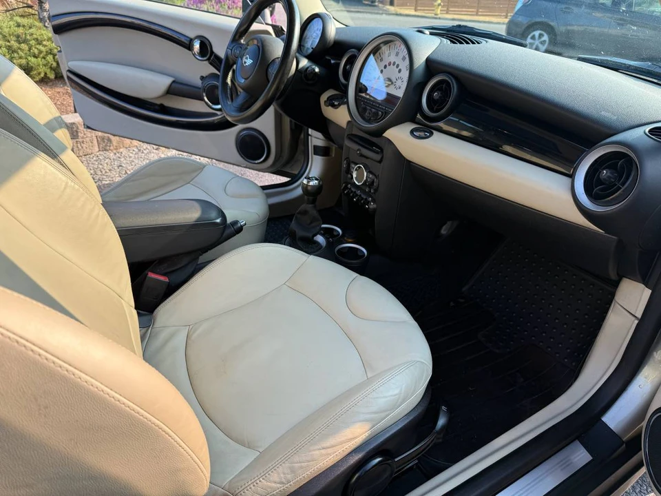 2012 Mini Clubman 1st Gen - Image 11 of 18