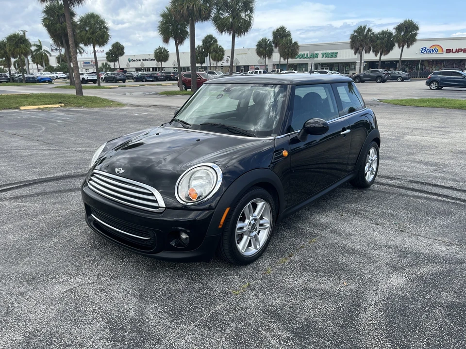 2012 Mini Mini 2nd Gen - Image 2 of 31