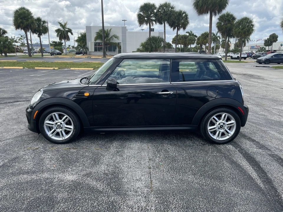 2012 Mini Mini 2nd Gen - Image 3 of 31
