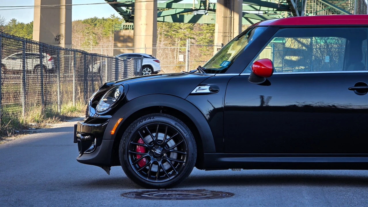 2012 Mini Clubman 1st Gen - Image 21 of 31