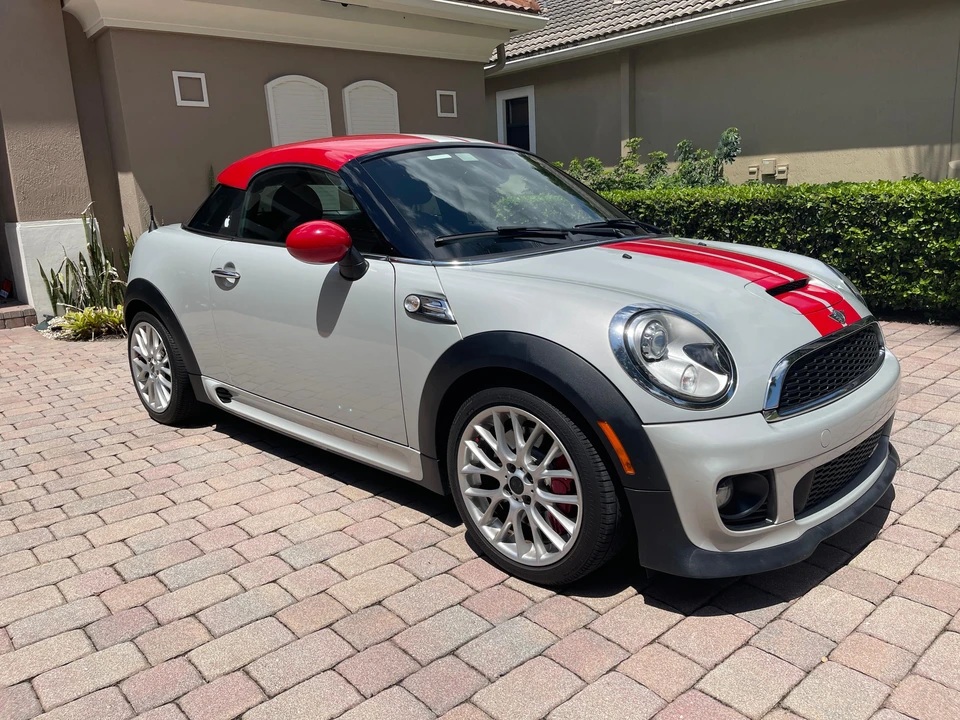 2012 Mini Coupe & Roadster - Image 18 of 31