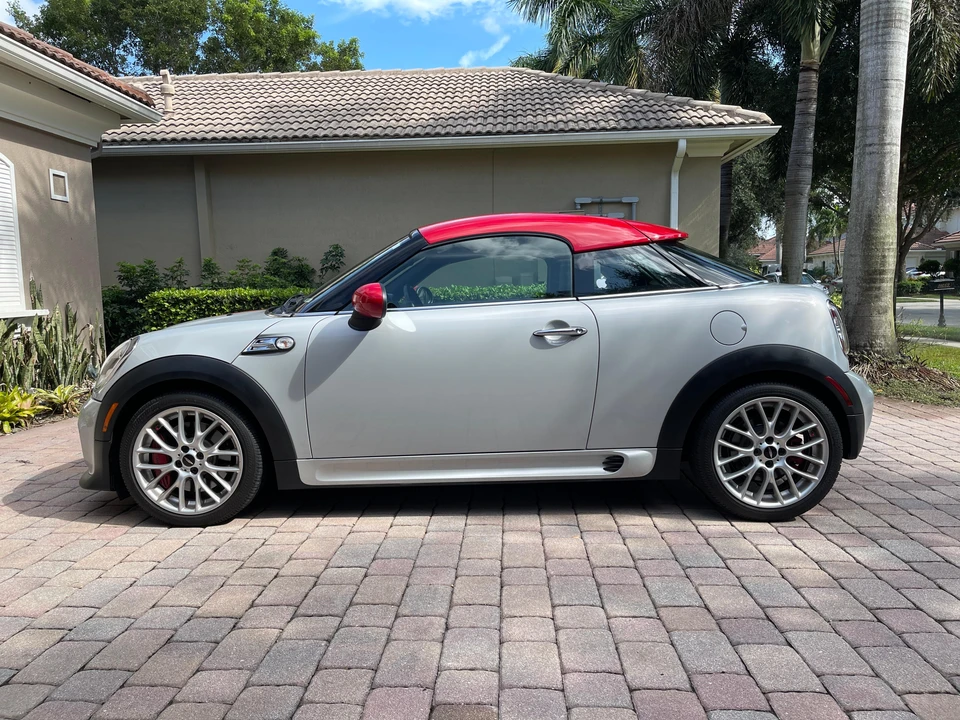 2012 Mini Coupe & Roadster - Image 9 of 31