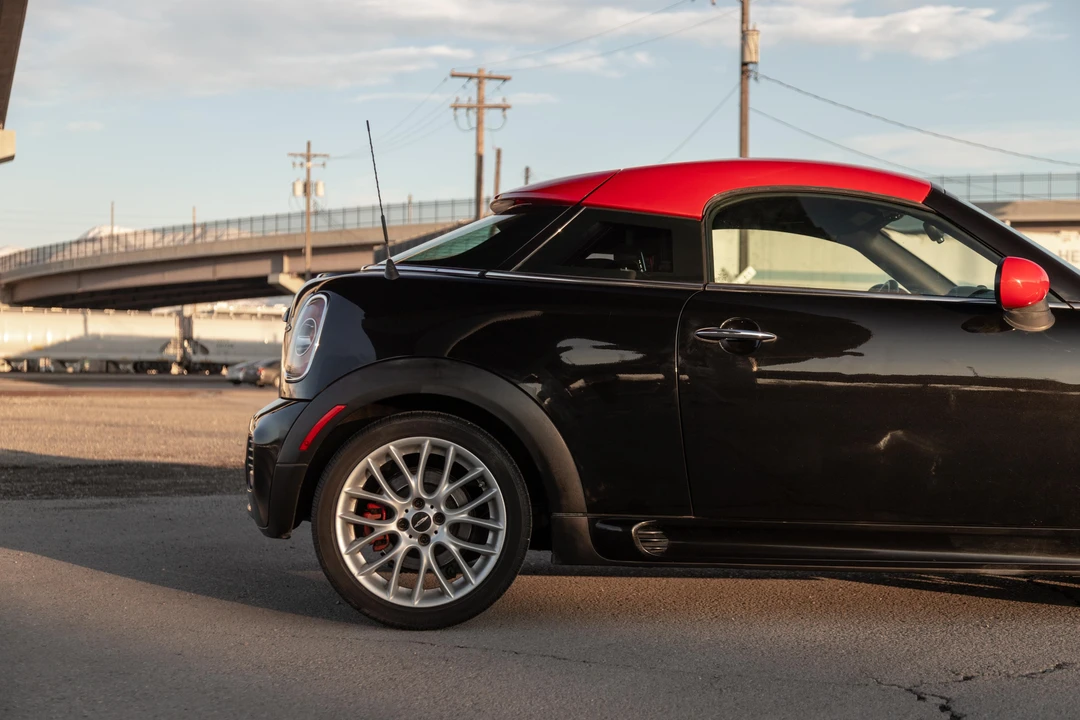 2012 Mini Coupe & Roadster - Image 29 of 31
