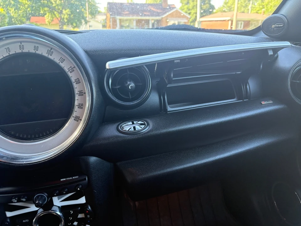 2012 Mini Coupe & Roadster - Image 26 of 31