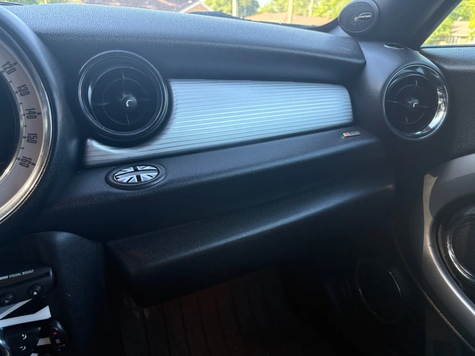 2012 Mini Coupe & Roadster - Image 27 of 31