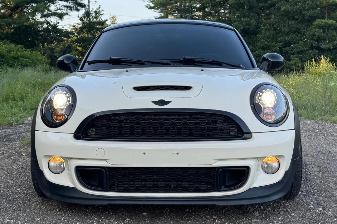 2012 Mini Coupe & Roadster - Image 2 of 31