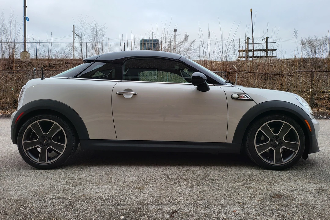 2012 Mini Coupe & Roadster - Image 3 of 31