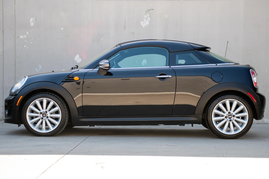 2012 Mini Coupe & Roadster - Image 3 of 31