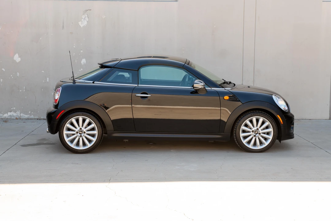2012 Mini Coupe & Roadster - Image 15 of 31