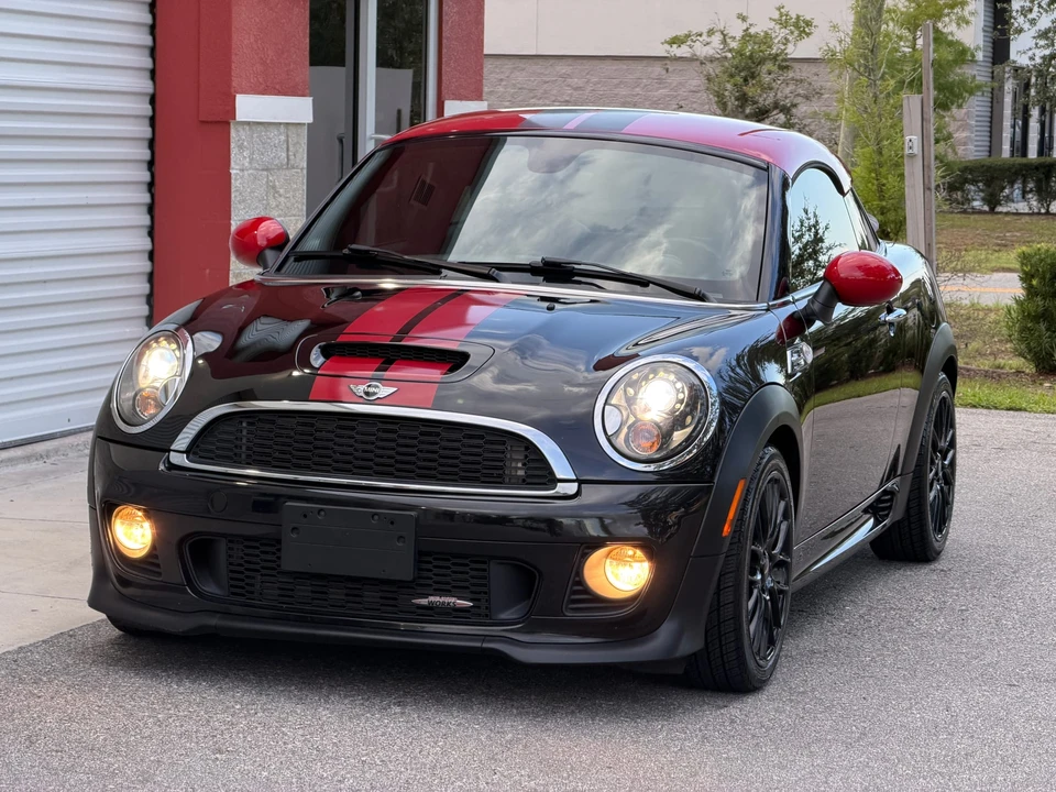 2012 Mini Coupe & Roadster - Image 27 of 31