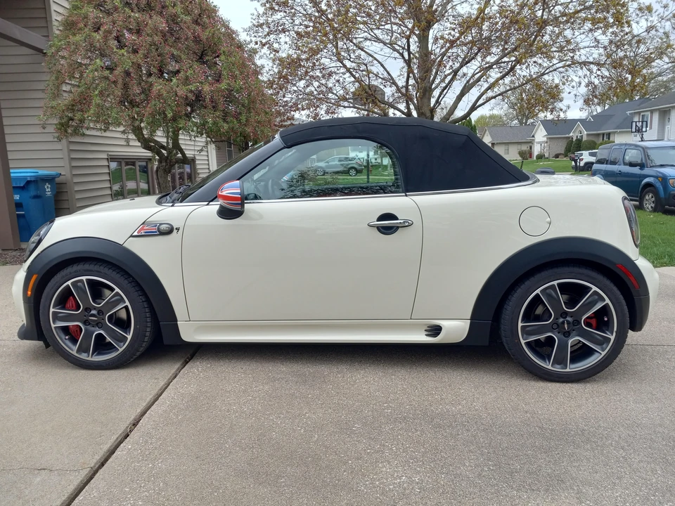 2012 Mini Coupe & Roadster - Image 29 of 31