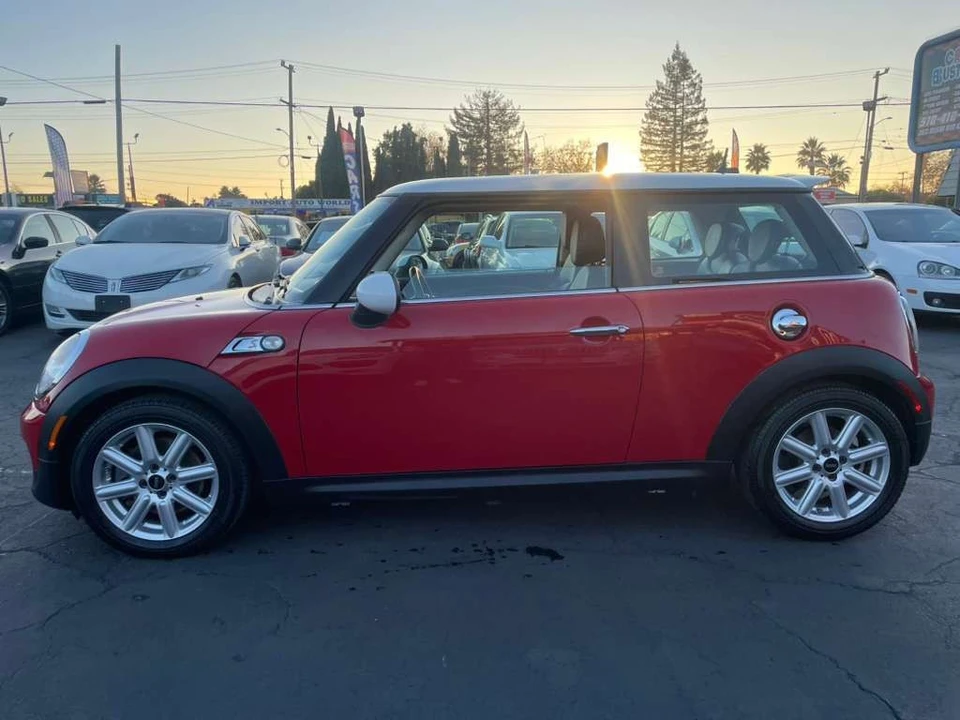 2012 Mini Mini 2nd Gen - Image 3 of 17