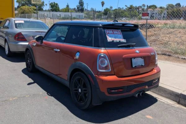 2012 Mini Mini 2nd Gen - Image 2 of 3