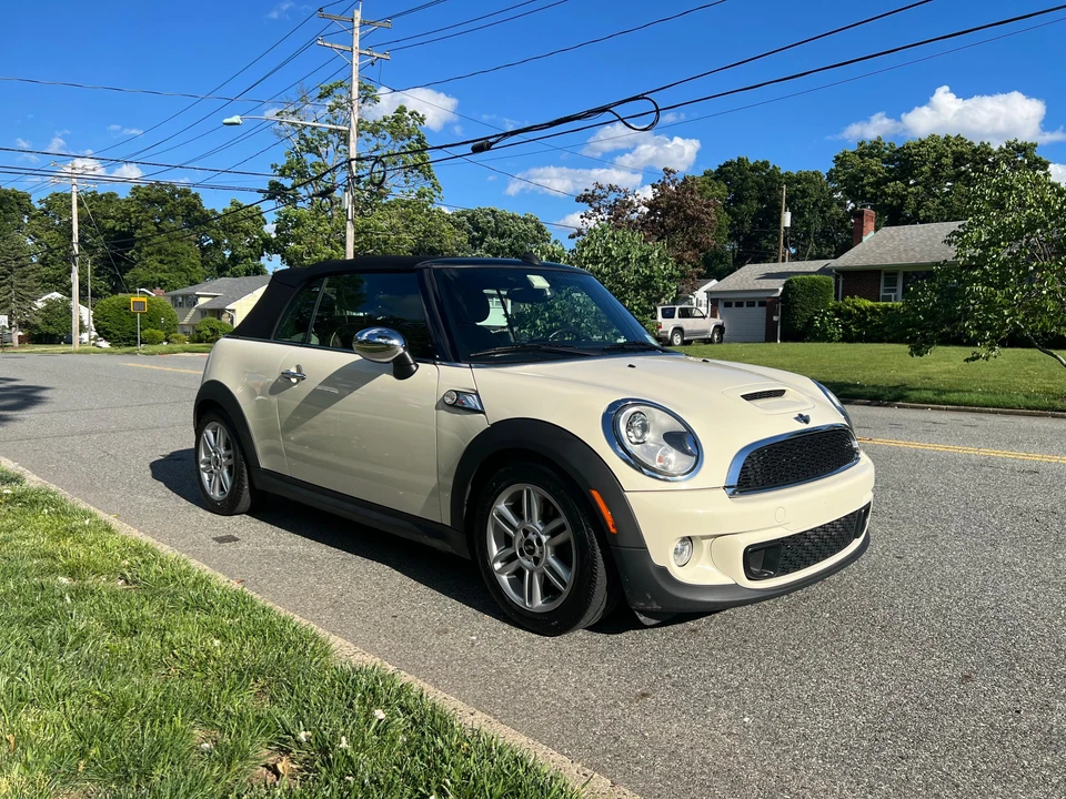 2012 Mini Coupe & Roadster - Image 16 of 31
