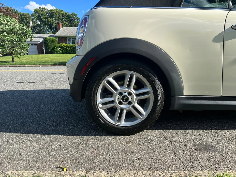2012 Mini Coupe & Roadster - Image 25 of 31