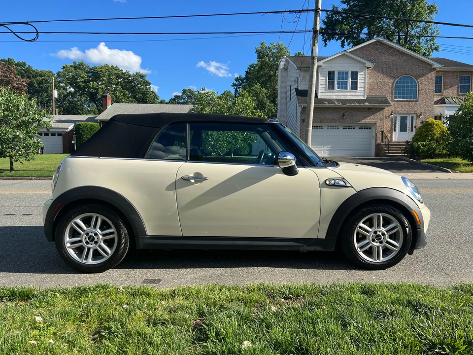 2012 Mini Coupe & Roadster - Image 15 of 31