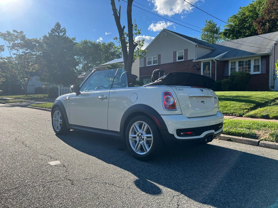 2012 Mini Coupe & Roadster - Image 8 of 31