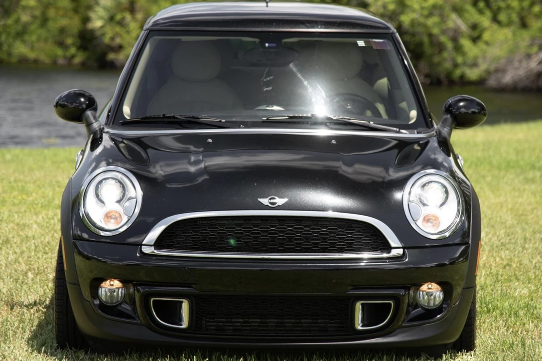 2012 Mini Mini 2nd Gen - Image 2 of 31