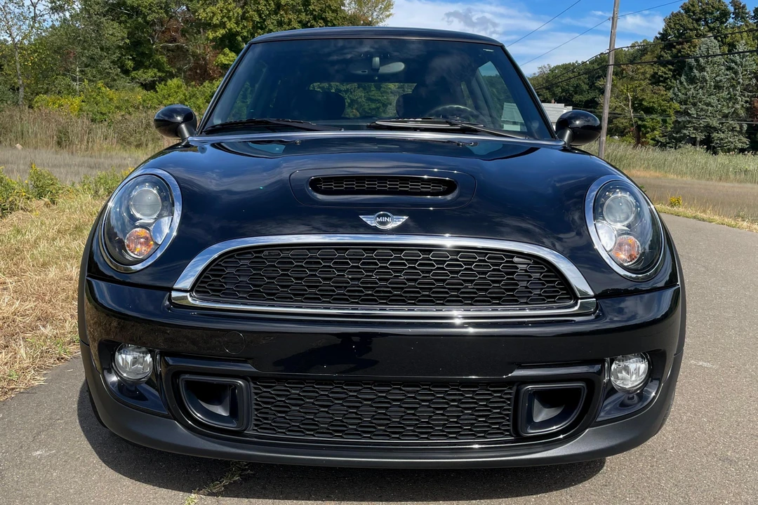 2012 Mini Mini 2nd Gen - Image 2 of 31