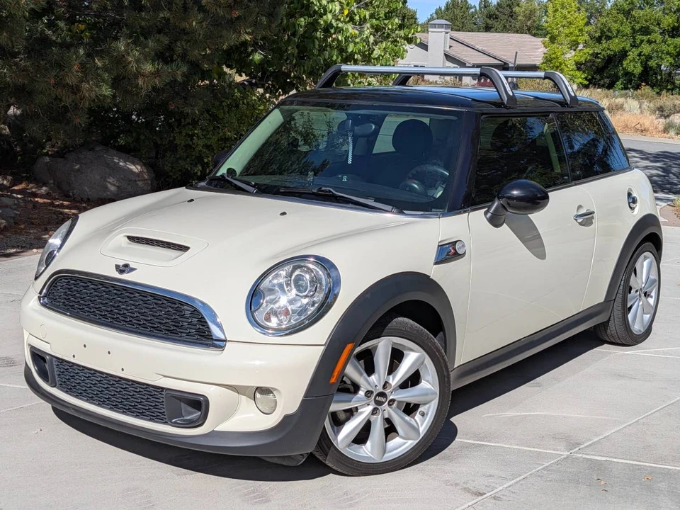 2012 Mini Mini Cooper S 1st Gen - Image 2 of 8