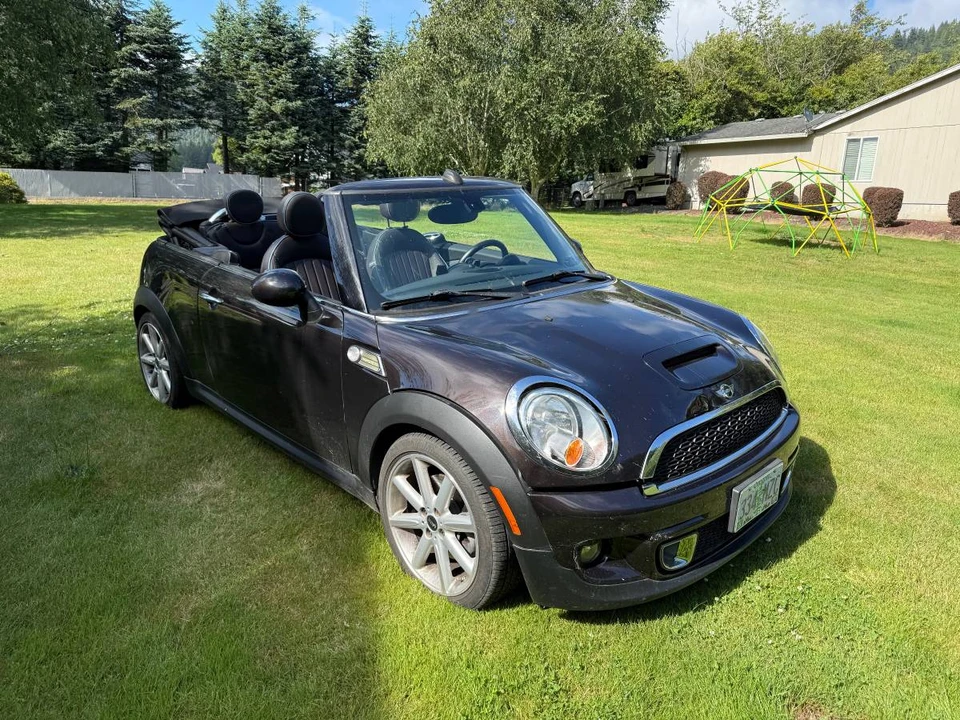 2012 Mini Coupe & Roadster - Image 3 of 13
