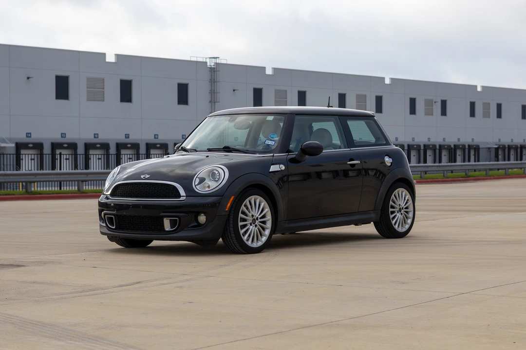 2012 Mini Mini 2nd Gen - Image 2 of 31