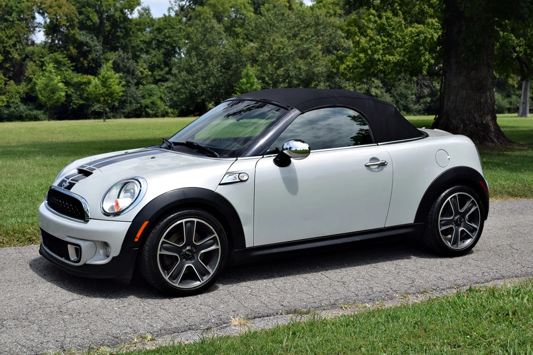 2012 Mini Coupe & Roadster - Image 8 of 31