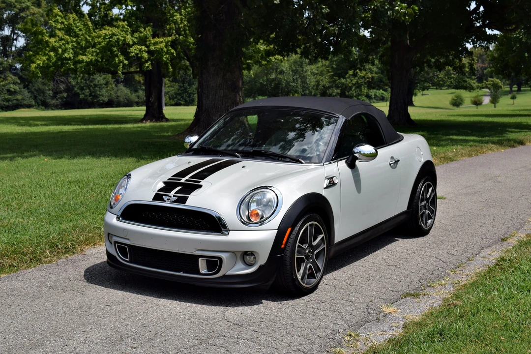 2012 Mini Coupe & Roadster - Image 10 of 31