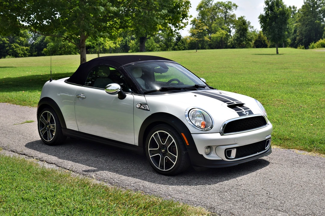 2012 Mini Coupe & Roadster - Image 15 of 31