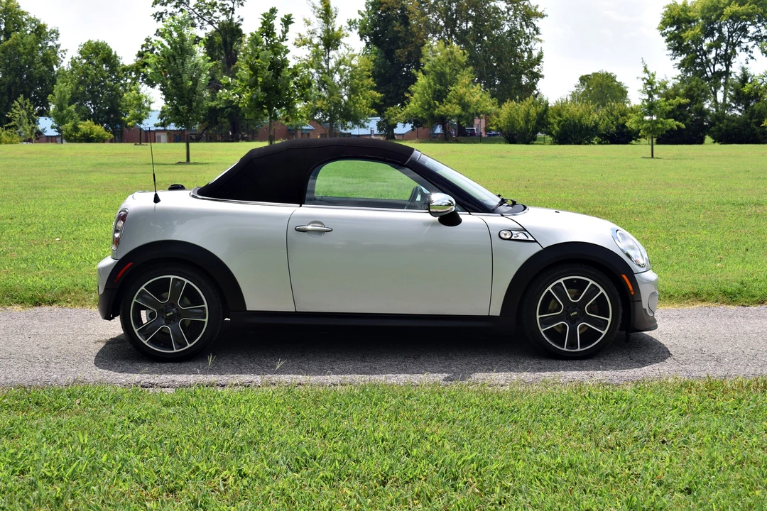 2012 Mini Coupe & Roadster - Image 16 of 31
