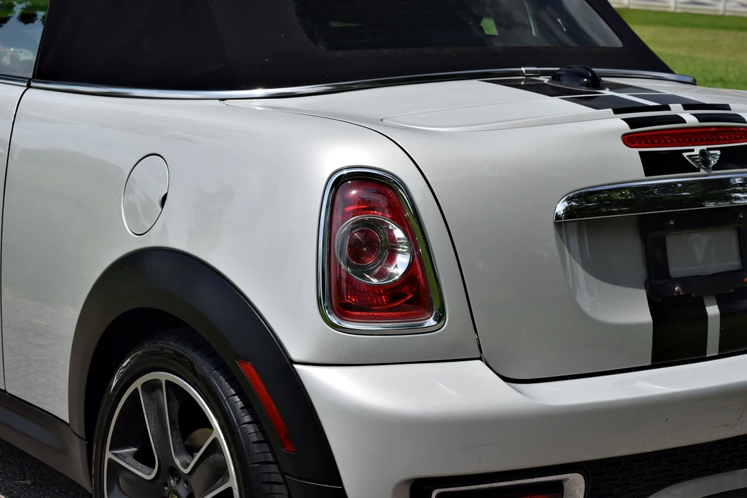 2012 Mini Coupe & Roadster - Image 25 of 31