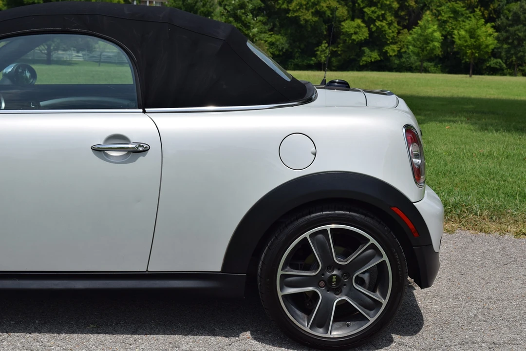 2012 Mini Coupe & Roadster - Image 24 of 31