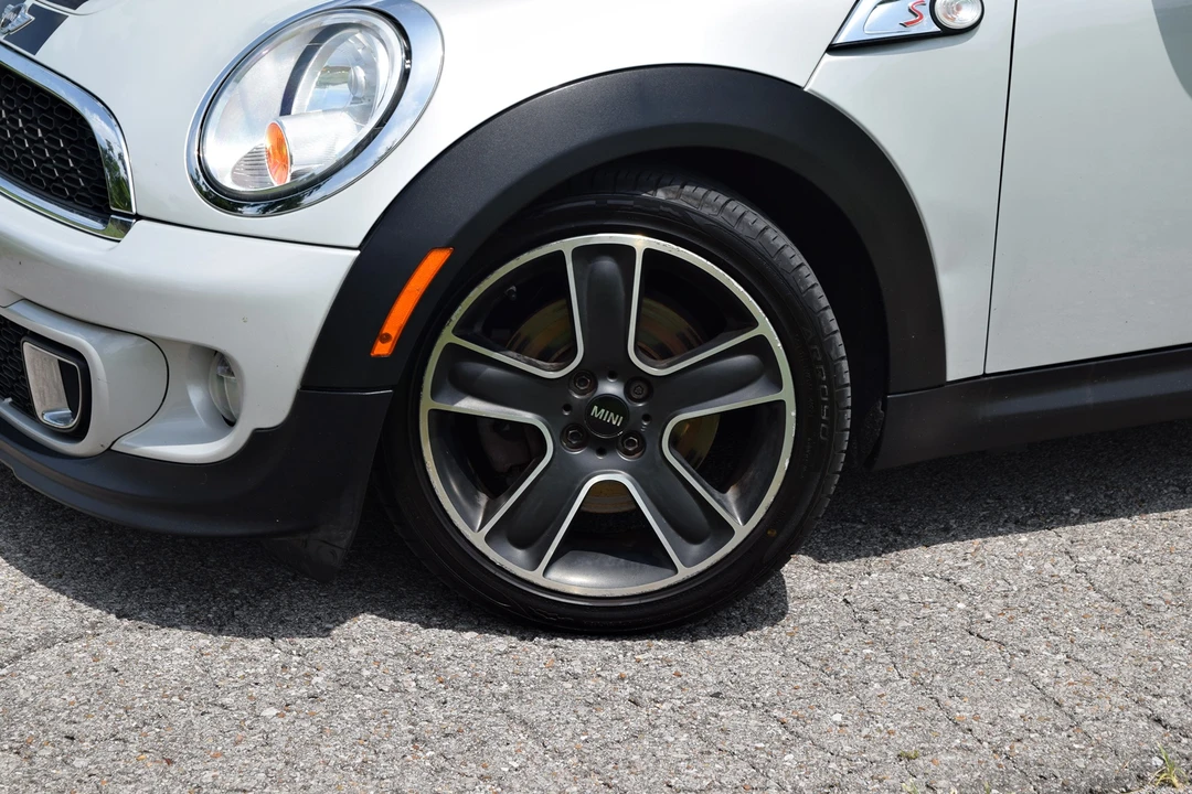 2012 Mini Coupe & Roadster - Image 21 of 31