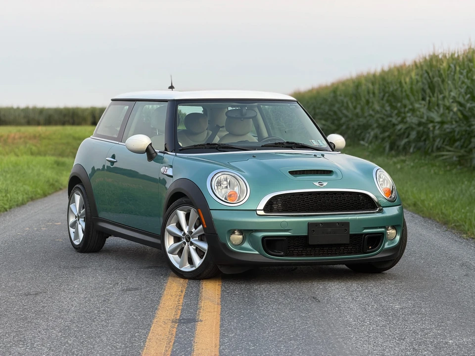 2012 Mini Mini 2nd Gen - Image 2 of 31