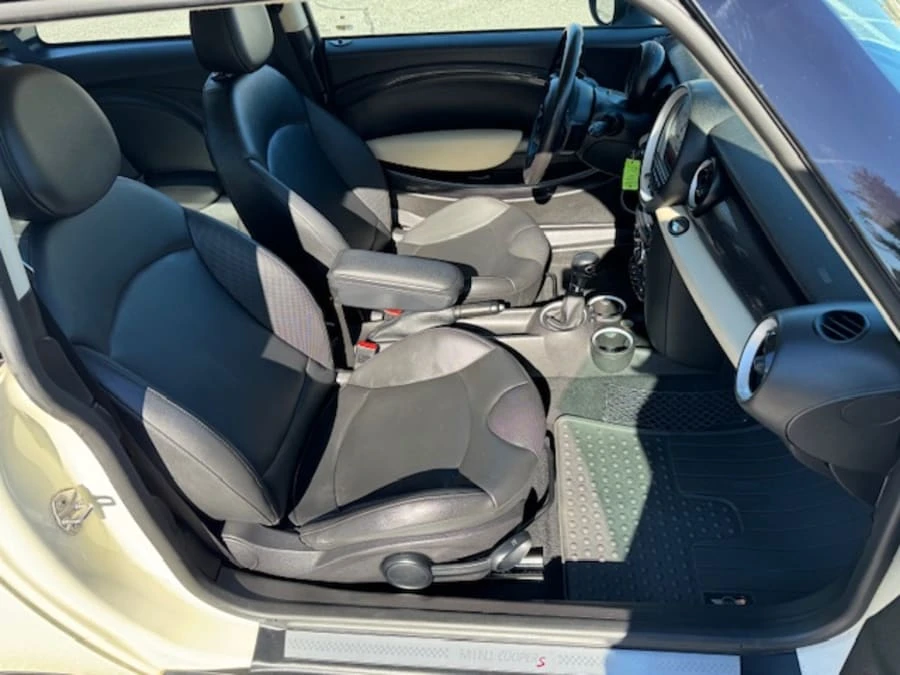 2012 Mini Coupe & Roadster - Image 18 of 24