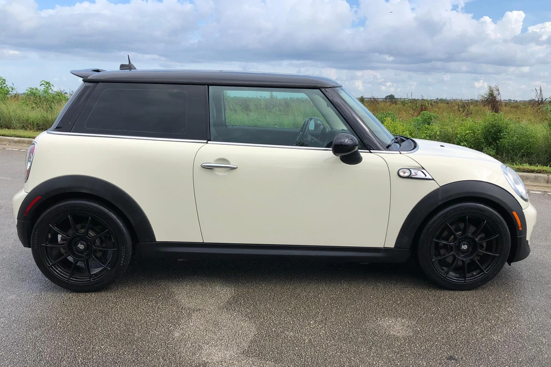 2012 Mini Mini 2nd Gen - Image 3 of 31