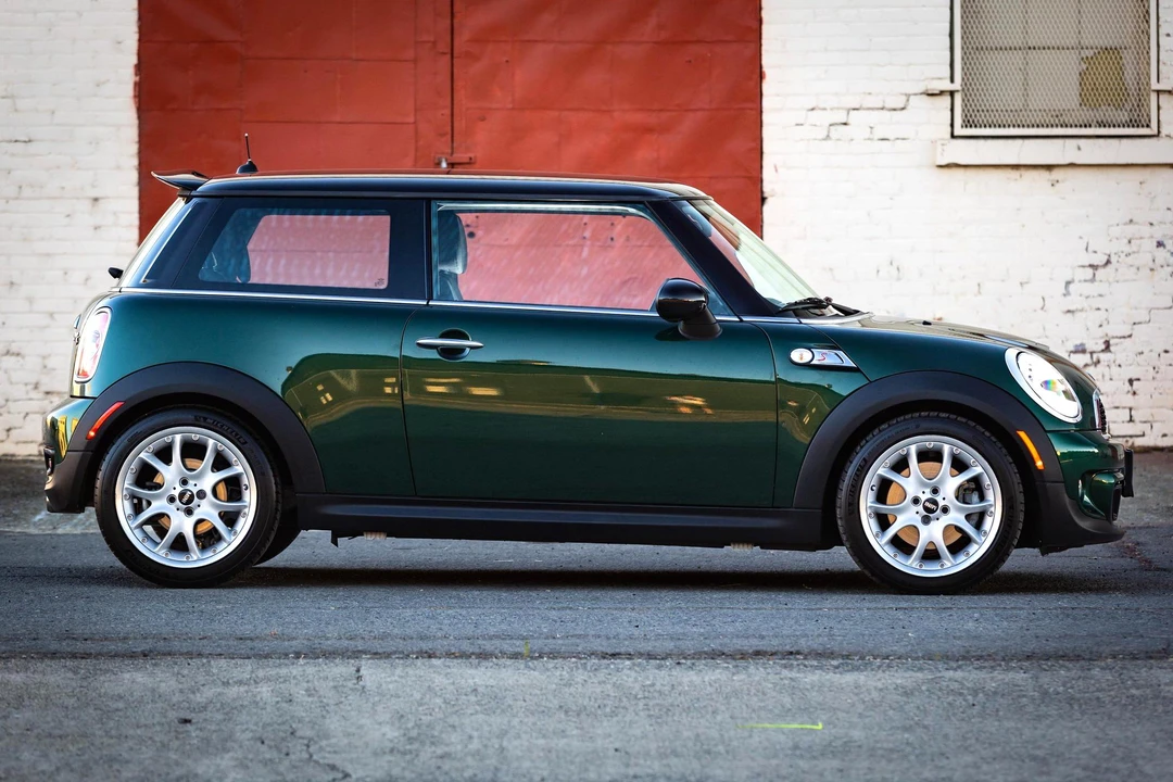 2012 Mini Mini 2nd Gen - Image 3 of 31