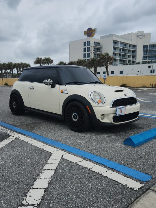 2012 Mini Mini 2nd Gen - Image 2 of 6