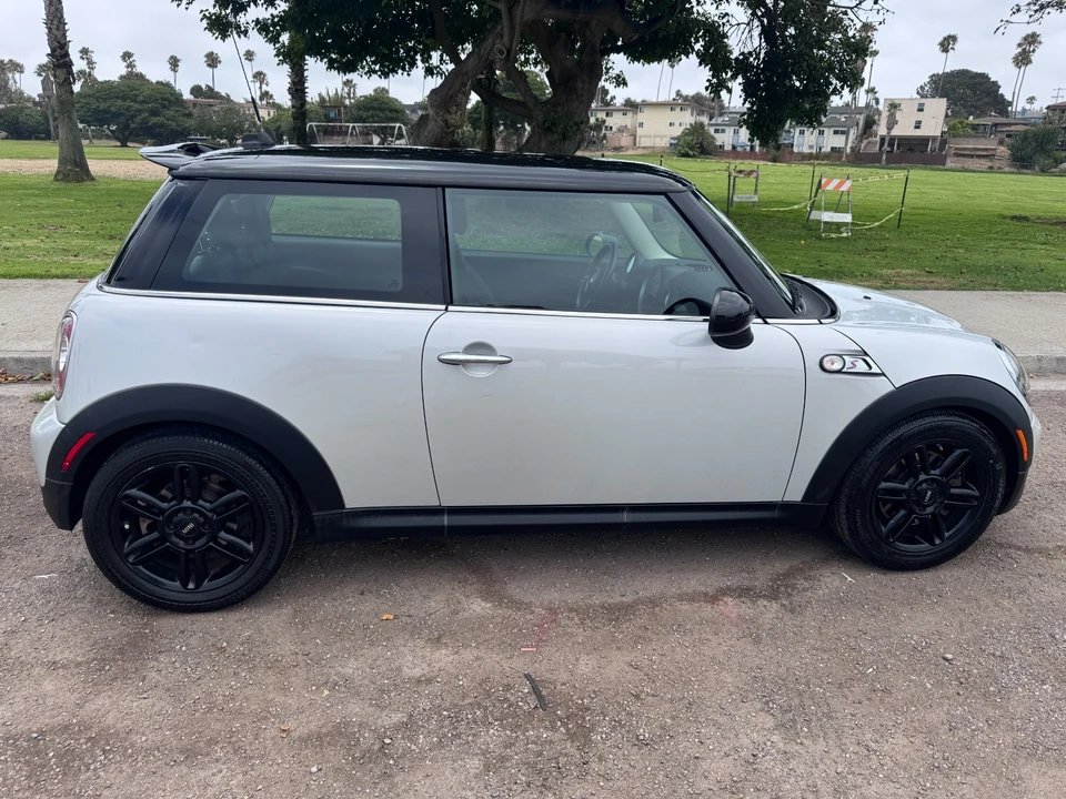 2012 Mini Mini 2nd Gen - Image 2 of 11