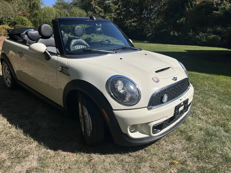 2012 Mini Mini 2nd Gen - Image 2 of 5