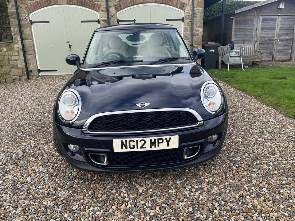 2012 Mini Mini 2nd Gen - Image 2 of 30