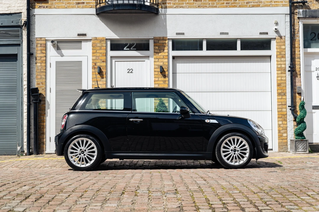 2012 Mini Mini 2nd Gen - Image 4 of 31