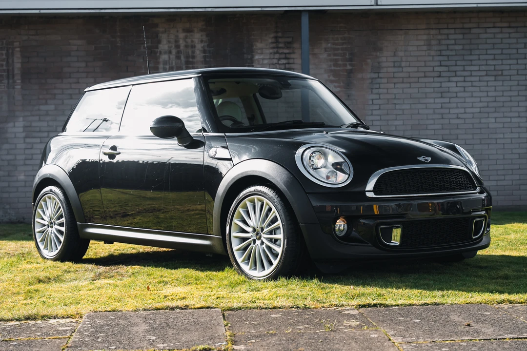 2012 Mini Mini 2nd Gen - Image 3 of 31