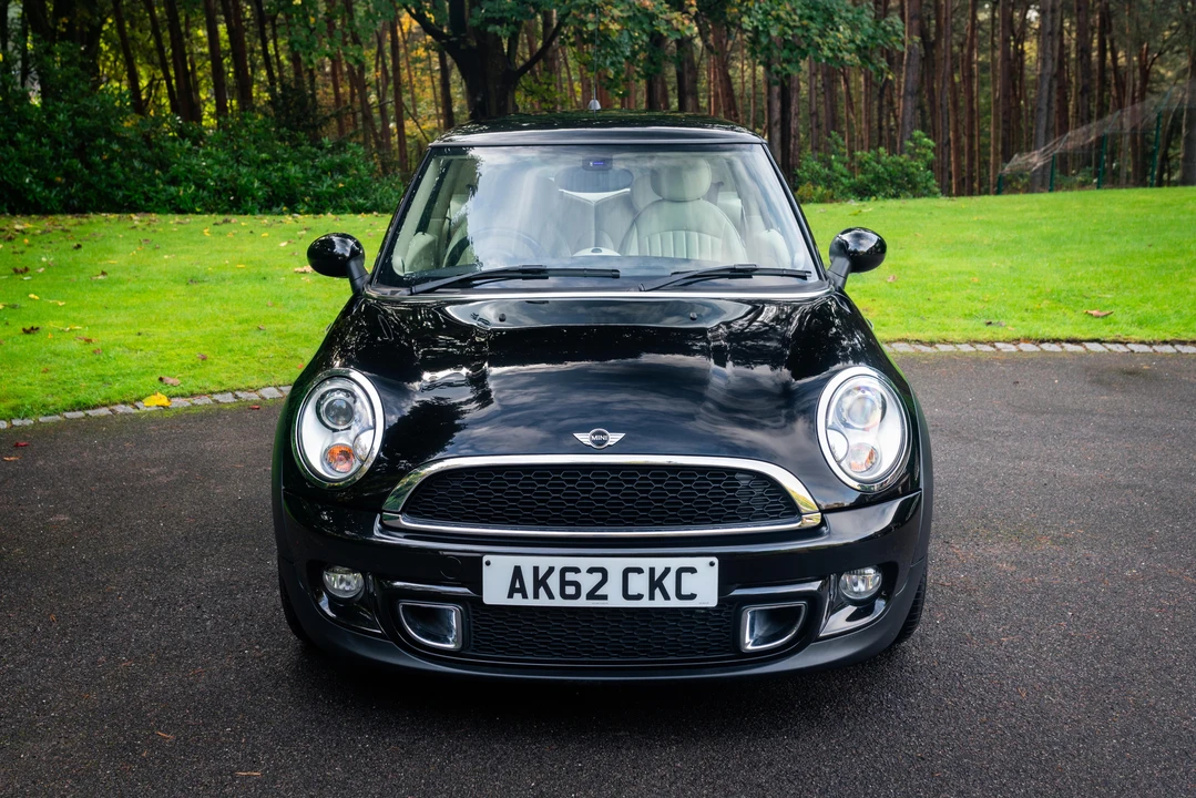 2012 Mini Mini 2nd Gen - Image 2 of 31