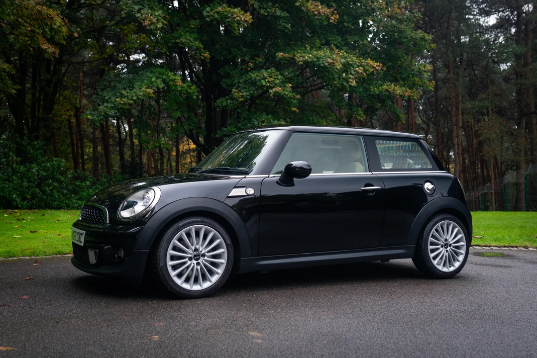 2012 Mini Mini 2nd Gen - Image 3 of 31