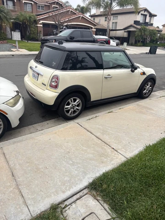 2012 Mini Mini 2nd Gen - Image 3 of 4
